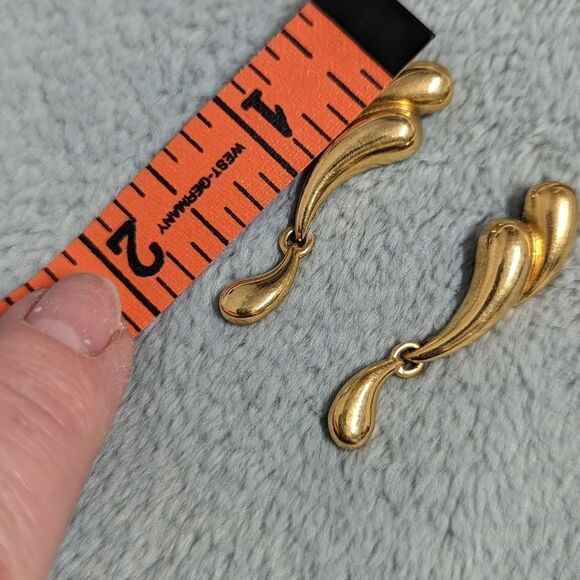 Vintage AVON Goldtone Pierced Dangle Drop Earrings - Picture 7 of 9